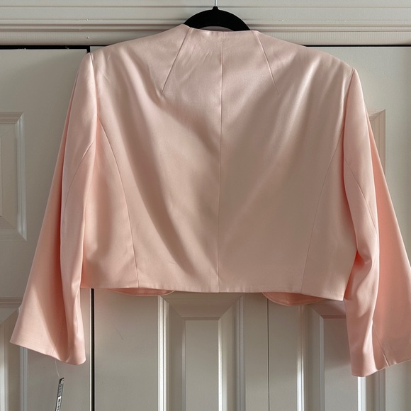 Tahari Women's Blush Pink Cropped Blazer - Picture 3 of 4